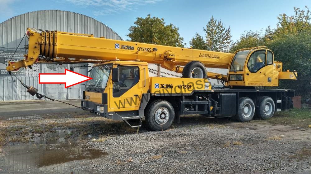 Автокран XCMG QY25K5 - Стекло лобовое водителя крана (триплекс),

размер 820 мм * 2200 мм