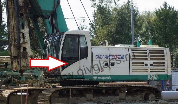 Буровая установка CASAGRANDE B300 - Стекло дверное нижнее (триплекс), размер 1039 мм * 460 мм                         
​