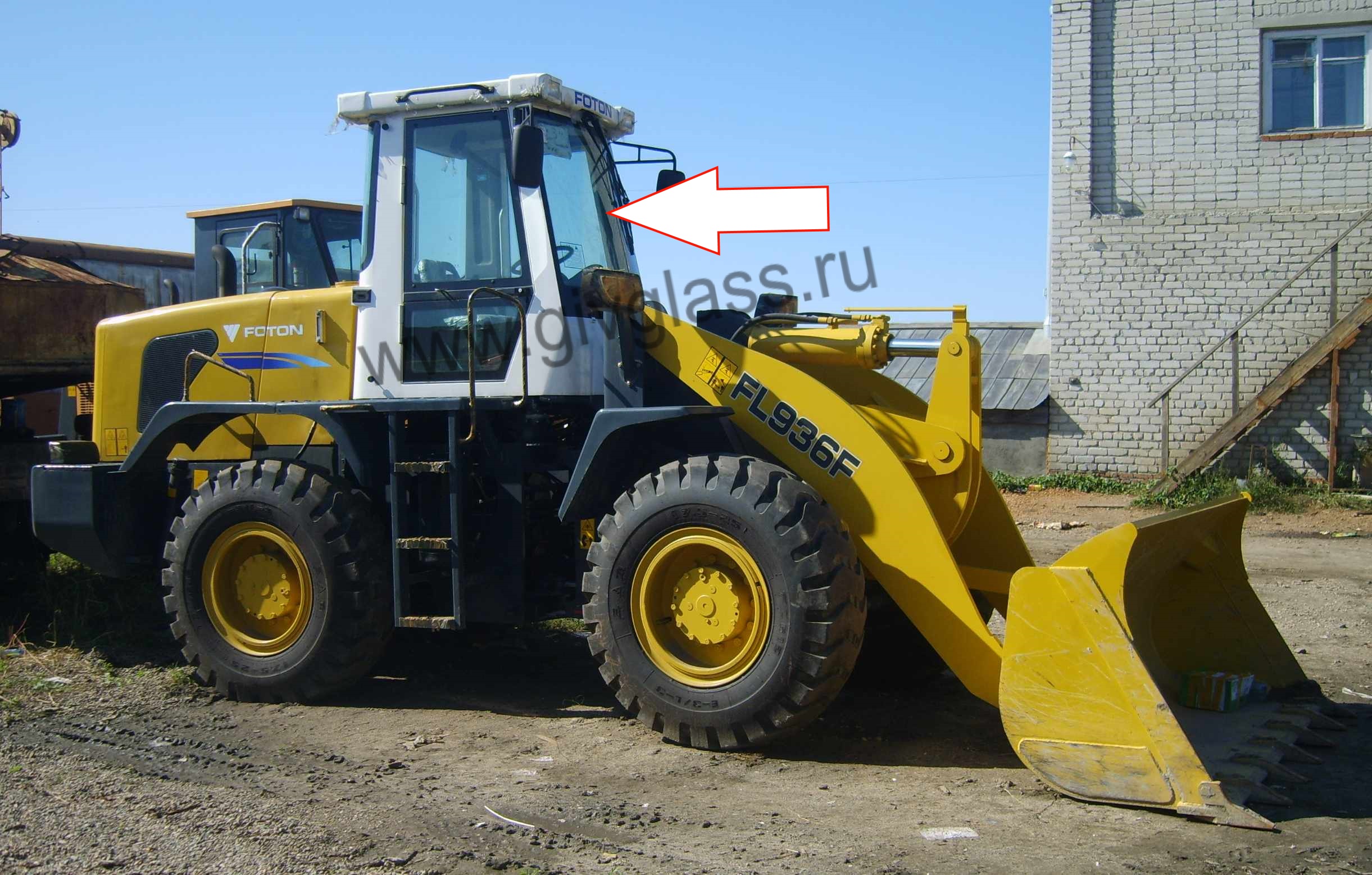 Погрузчика FOTON FL 936F - Стекло лобовое (триплекс), размер 1140 мм * 1045 мм

​