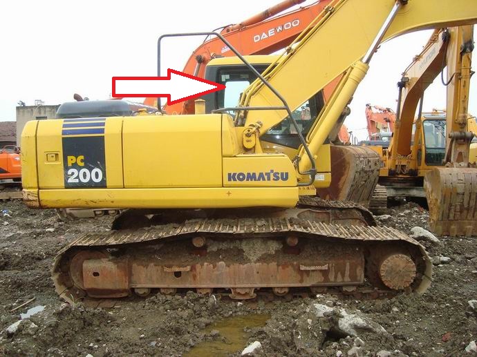 Экскаватор гусеничный Komatsu PC 200-7 | Komatsu PC 220-7 | Komatsu PC 300-7 | Komatsu PC 400-7 | Komatsu PC 750-7 | Komatsu PC 800-7 | ( 7 серия ) - Стекло правое возле стрелы (закаленное)
