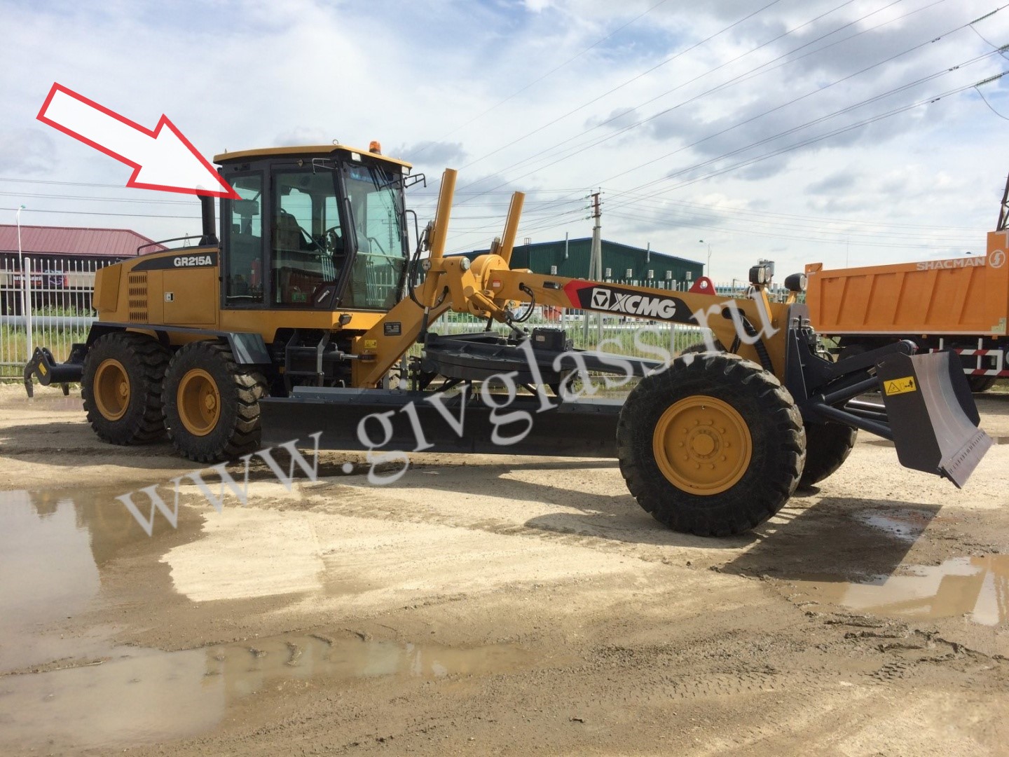 Грейдер XCMG GR215A - Стекло кузовное правое (закаленное)