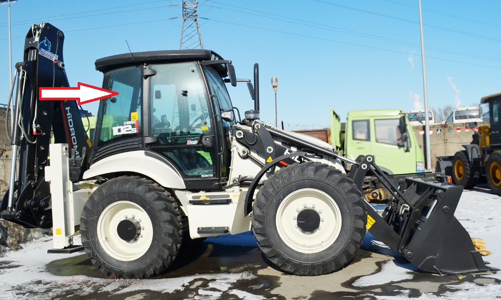 Экскаватор погрузчик HIDROMEK 102S  - Стекло кузовное правое заднее (закаленное) 
2011-