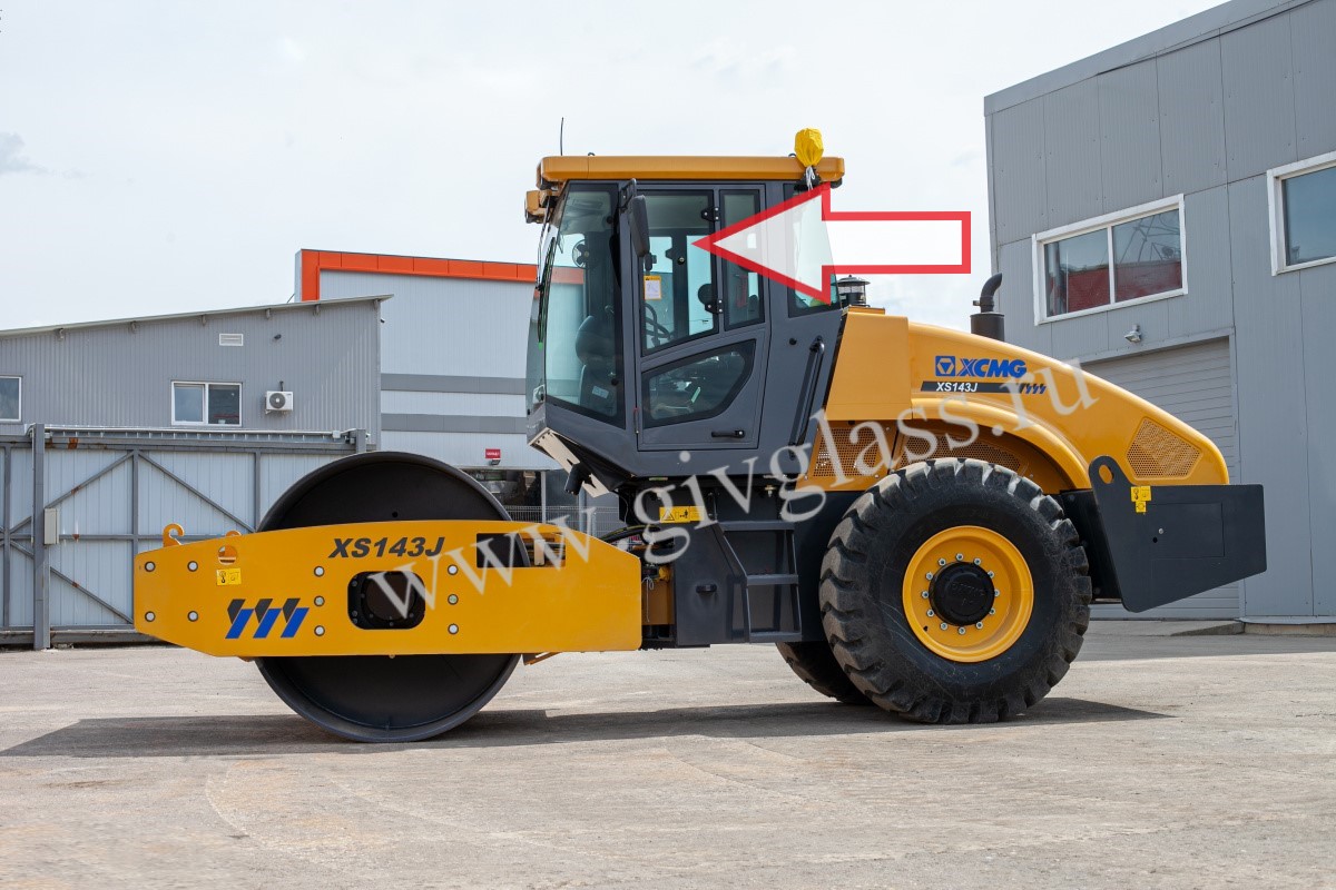 Каток XCMG XS143 - Стекло дверное левое верхнее (форточка ближе к лобовому стеклу) (закаленное)