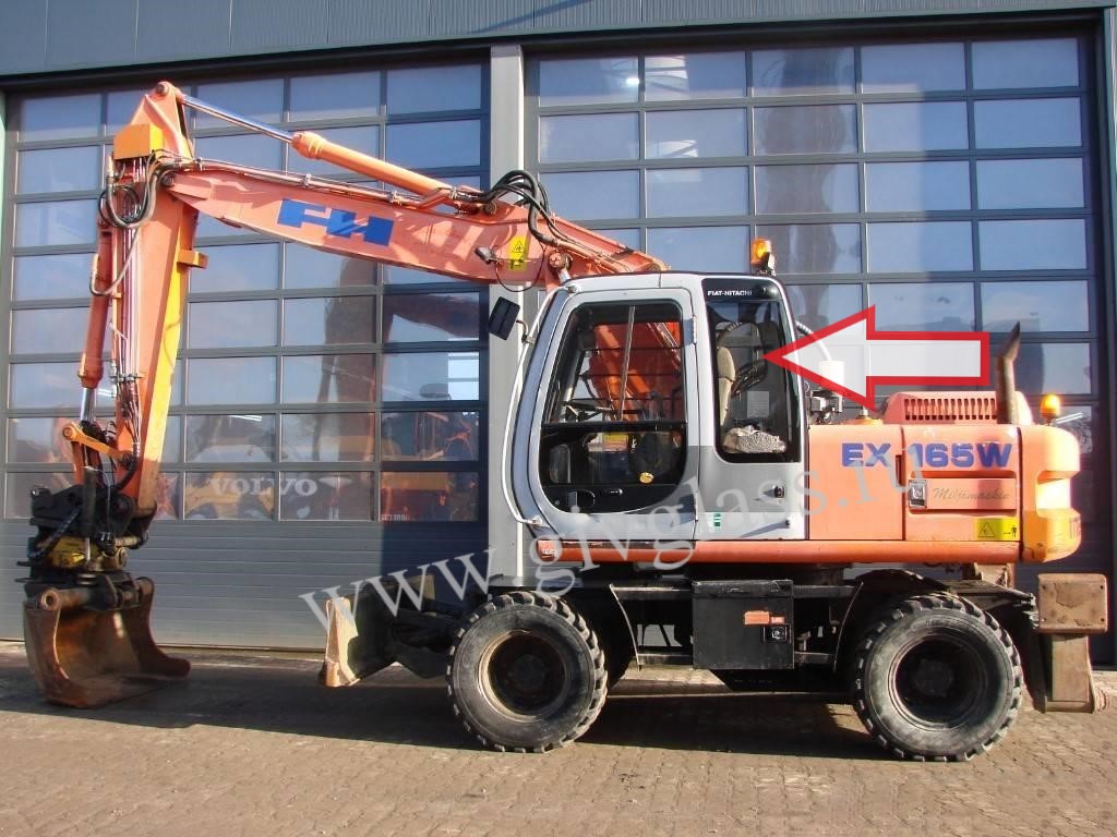 Экскаватор гусеничный Fiat Hitachi ex 165/255/355 5 серии - Стекло кузовное левое (закаленное)
