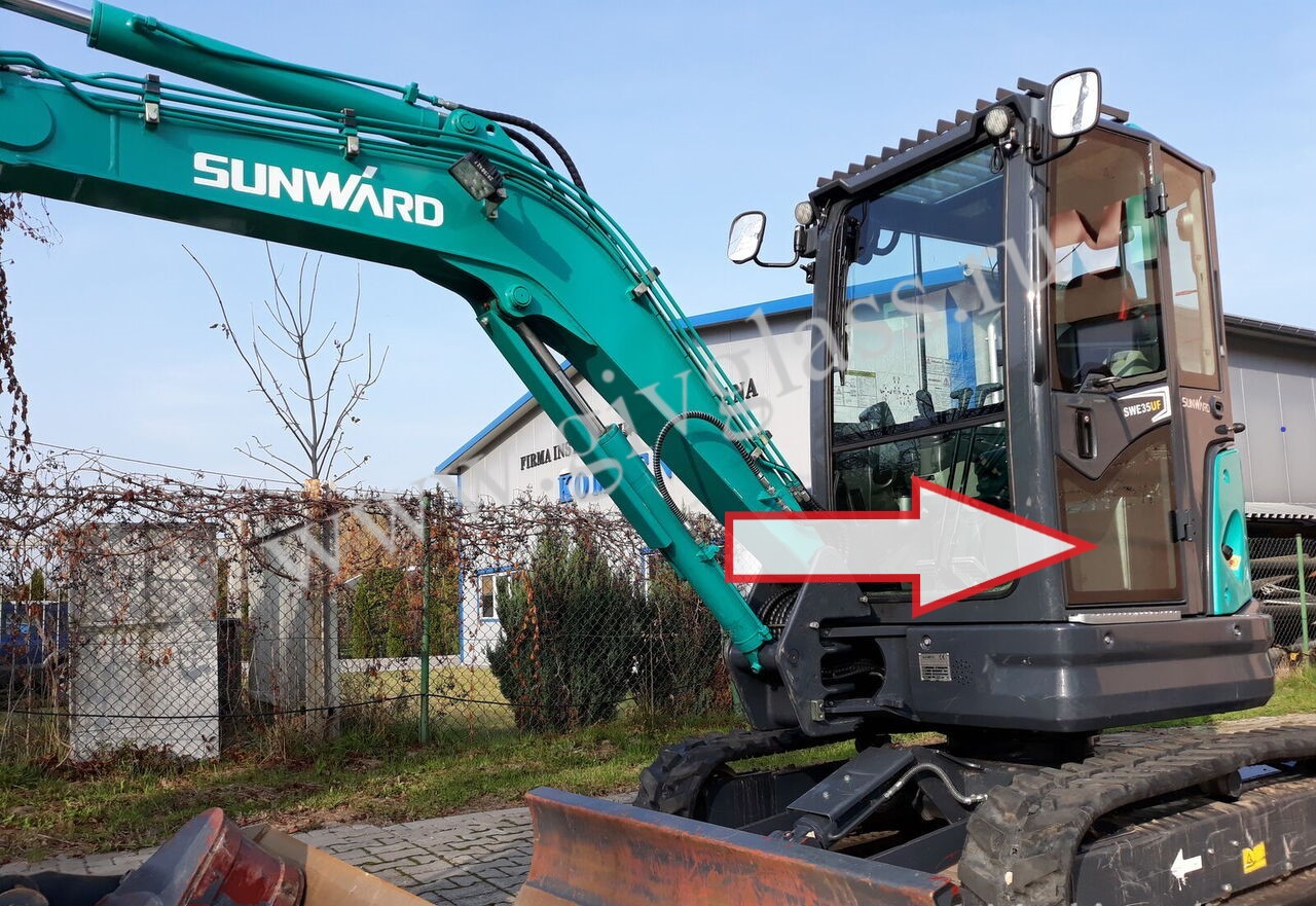 Мини-экскаватор Sunward SWE 35 UF - Стекло дверное нижнее