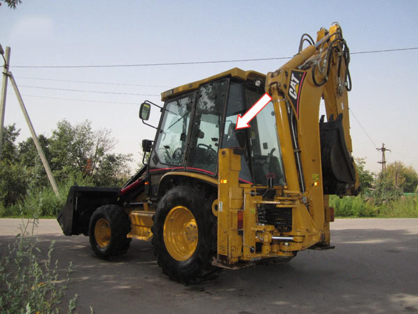 Экскаватор-погрузчик Caterpillar 428 D 97/432 D 97 - Стекло кузовное заднее левое под вклейку (закаленное)