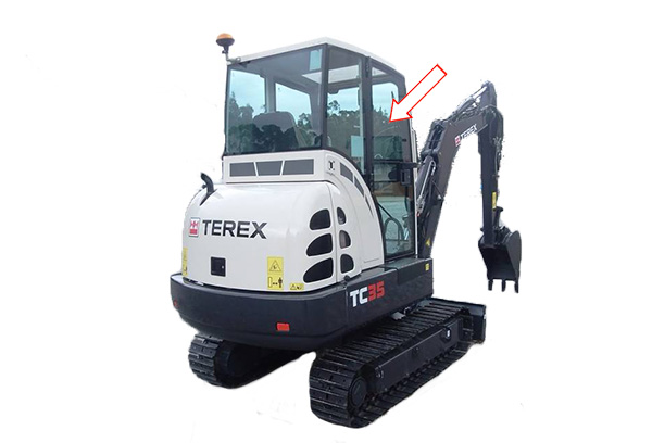 Мини-экскаватор Terex TC35  - Стекло дверное верхнее правое (закалённое)