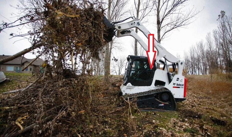 Мини-погрузчик BOBCAT T650/T650H/T770/S510/S530/S550/S570 S590/S630/A770/S630/S650/S750/S770/S850/T550/T590/T630/T750 - Cтекло боковое верхнее левое и правое неподвижное (закаленное)