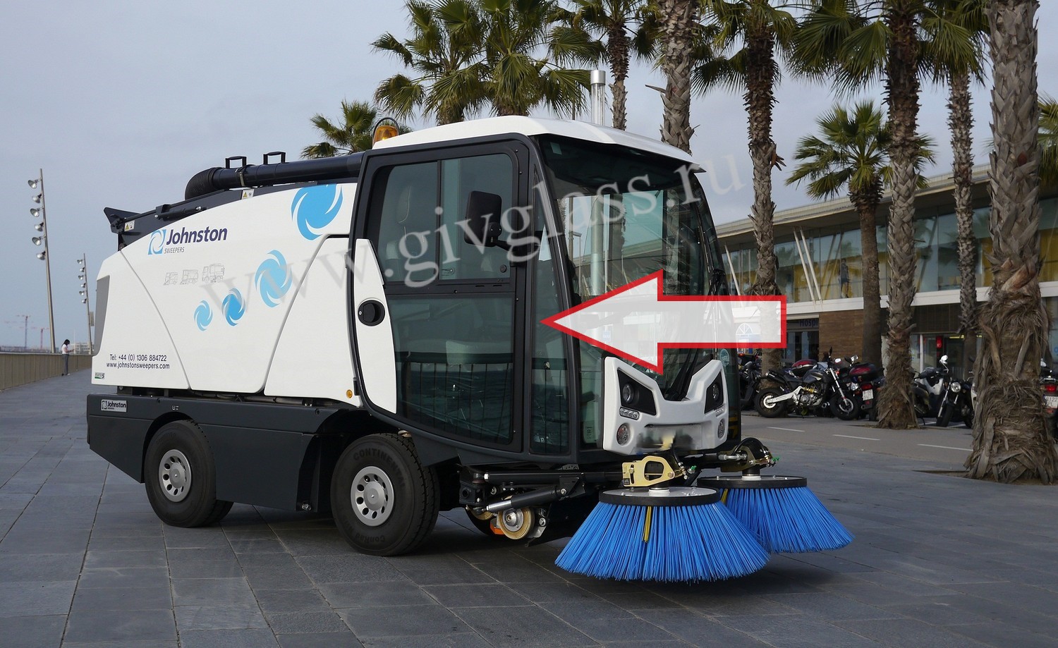 Коммунальная техника Johnston Sweepers C202 / Johnston Cx 202 / Johnston Cn 202 - Стекло кузовное правое (ближе к лобовому стеклу) (закаленное)