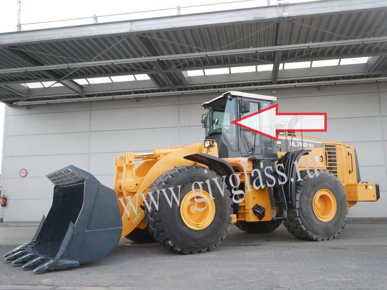 Фронтальный погрузчик Нyundai HL780-9s/HL770-9s  - Стекло лобовое левое (триплекс)