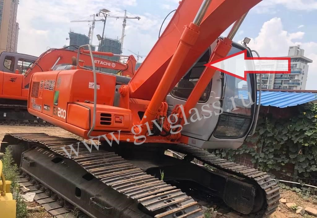 Экскаватор гусеничный Hitachi EX100/120/200/300 5 серии - Стекло правое кузовное возле стрелы, ближе к лобовому стеклу (закаленное)
Номер в каталоге 4369664
