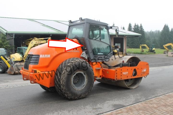 Каток HAMM 3412 / 3412 HT / 3416 / 3416 HT / 3520 / 3520 HT - Стекло заднее нижнее правое (закаленное)