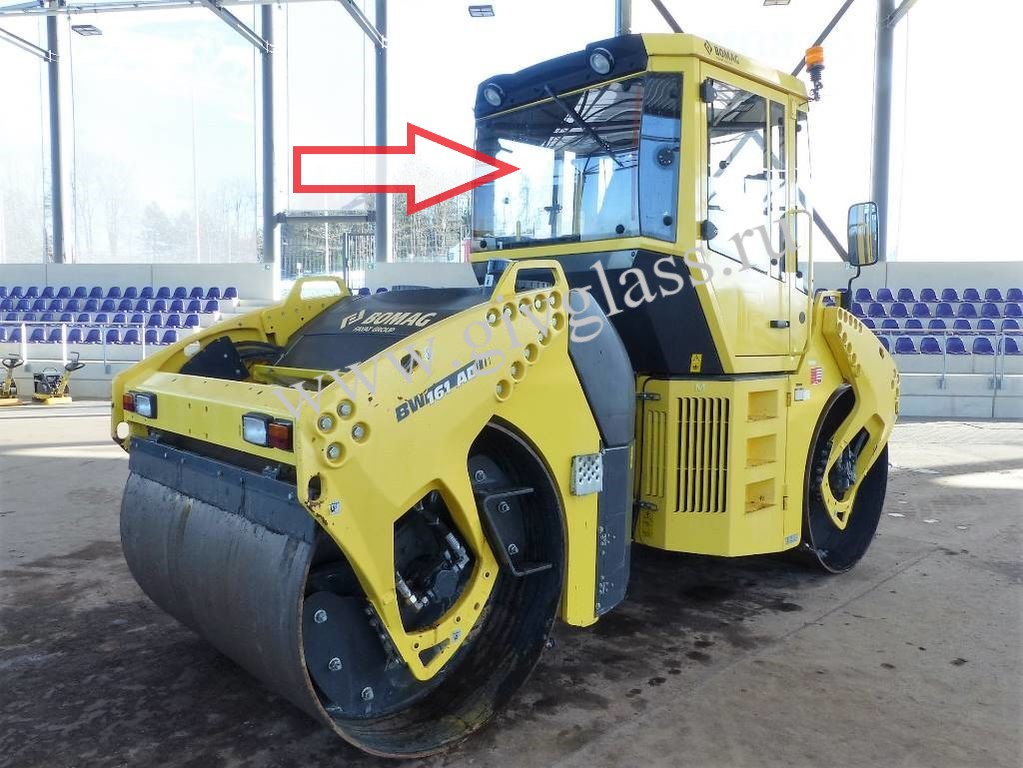 Каток Bomag BW 161 AC - Стекло заднее среднее (закаленное)