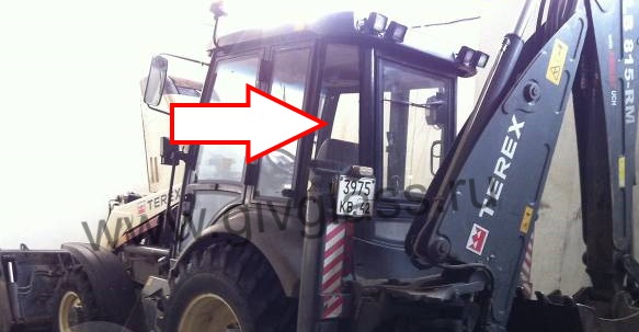 Экскаватор-погрузчик TEREX TLB 815 - Cтекло кузовное левое задняя часть,

№ 1TJ0004M1
