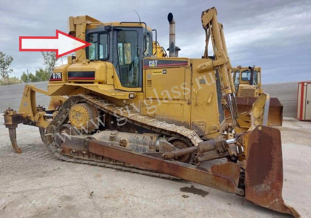 Бульдозер Caterpillar D7R - Стекло кузовное правое (форточка неподвижная ближе к заднему стеклу) (закаленное)