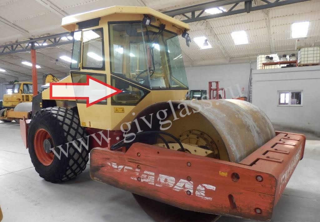Каток Dynapac CA 280 - Стекло лобовое правое нижнее