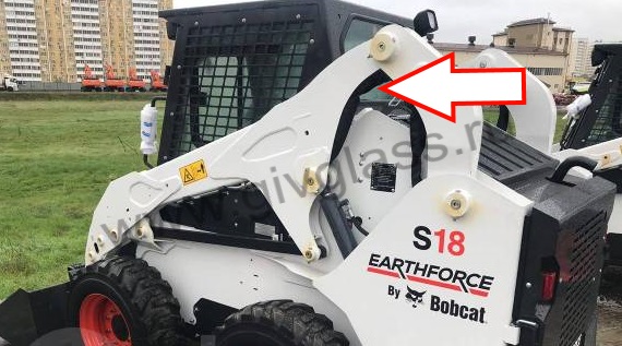 Мини-погрузчик BOBCAT S18/S16 - Стекло заднее (закалённое)