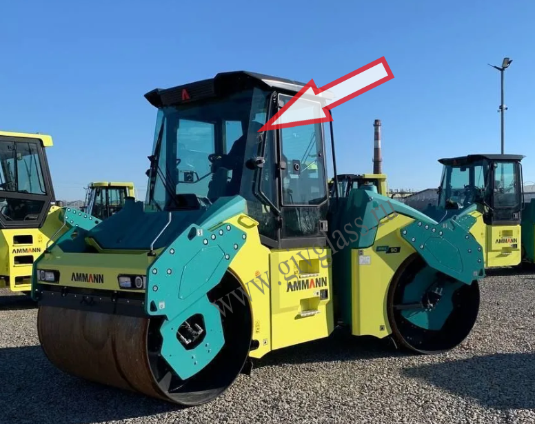 Каток Ammann ARX 90  - Стекло лобовое левое (закаленное)