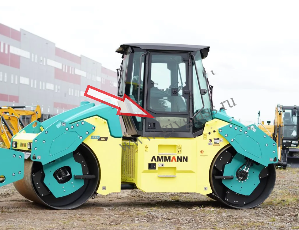 Каток Ammann ARX 90 -  Стекло нижнее дверное правое (закаленное)