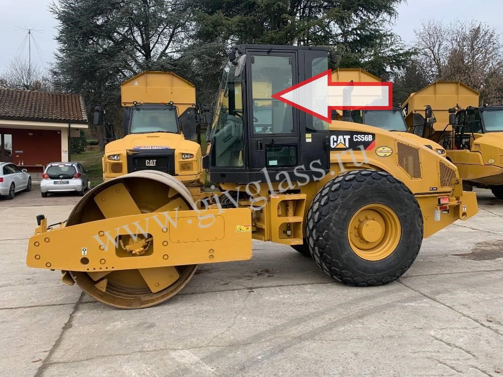 Каток Caterpillar CS 56 - Стекло дверное левое верхнее (закалённое)