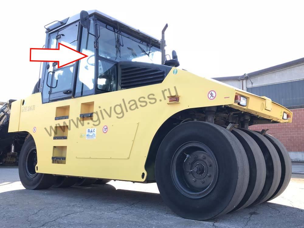 Пневмоколесный каток BOMAG BW 24 R - Стекло кузовное переднее правое (триплекс)