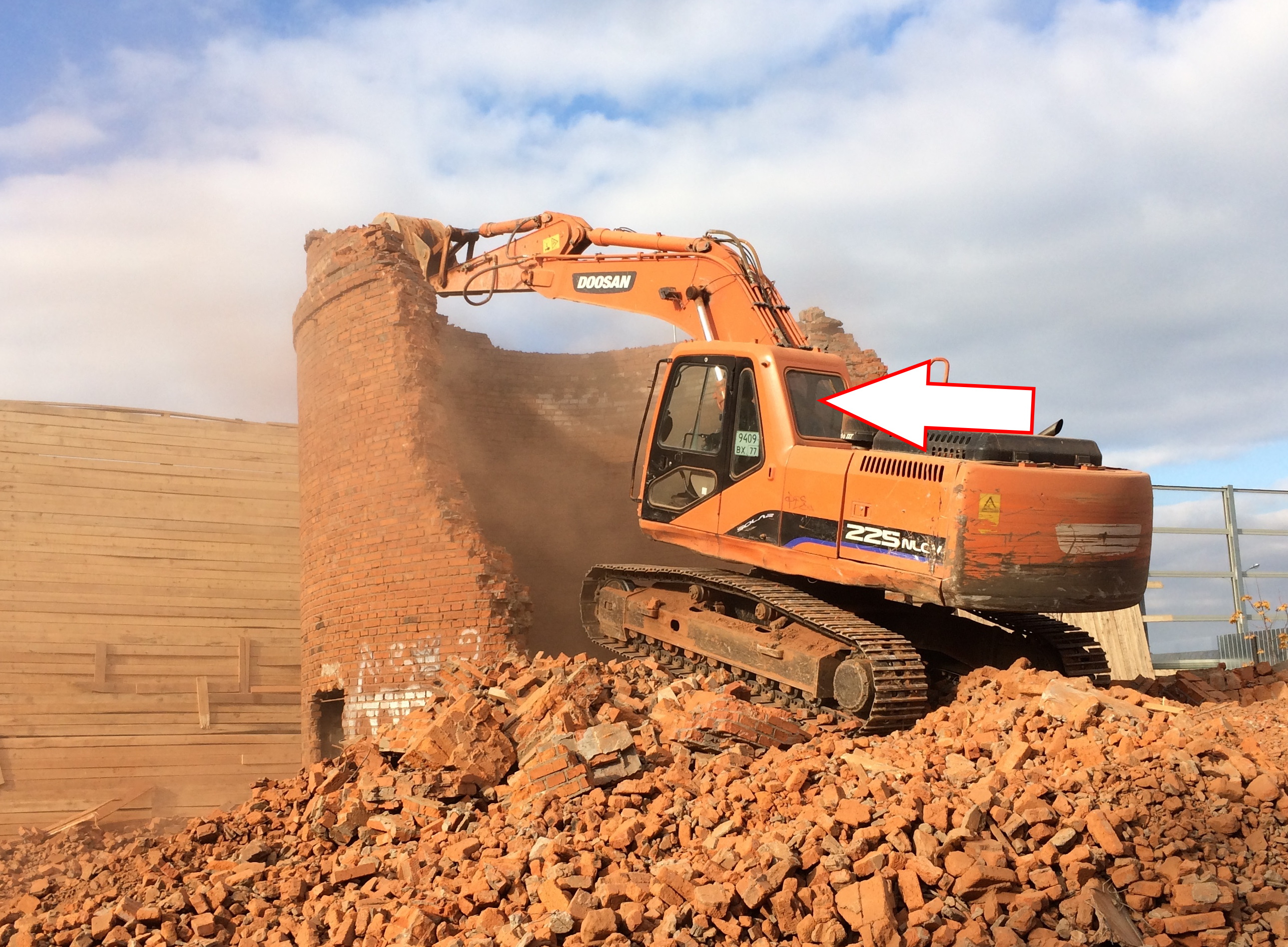 Экскаватор DOOSAN DX 190 NLCV | DOOSAN DX 225 NLCV | DOOSAN DX 300 NLCV - Стекло заднее (закаленное)