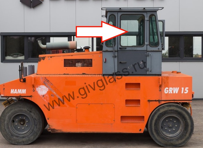 Каток HAMM GRW-10/15/20 - Стекло дверное левое (закаленное), размер 550 мм * 740 мм