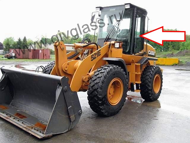 Фронтальный погрузчик CASE 521E / CASE 521F - Стекло дверное левое (закаленное)

​