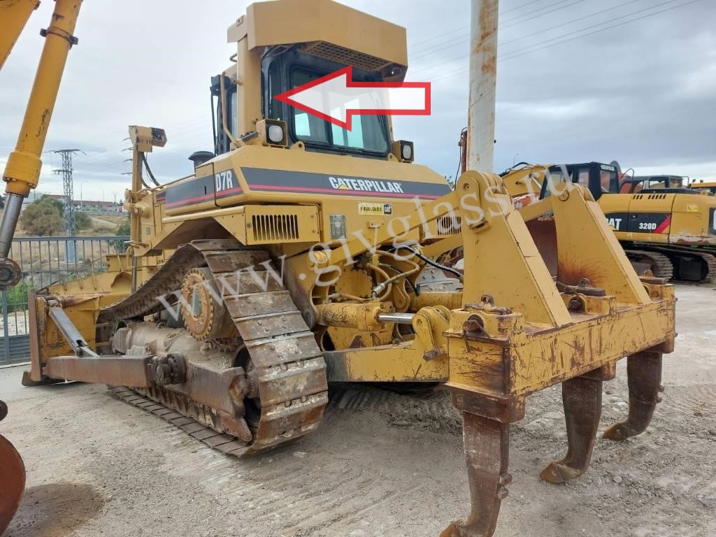 Бульдозер Caterpillar D7R - Стекло кузовное левое в резинку (триплекс)