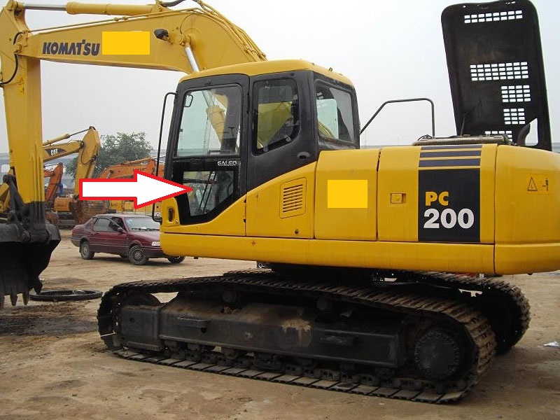 Экскаватор гусеничный Komatsu PC 200-7 | Komatsu PC 220-7 | Komatsu PC 300-7 | Komatsu PC 400-7 | Komatsu PC 750-7 | Komatsu PC 800-7 | ( 7 серия ) - Стекло дверное нижнее