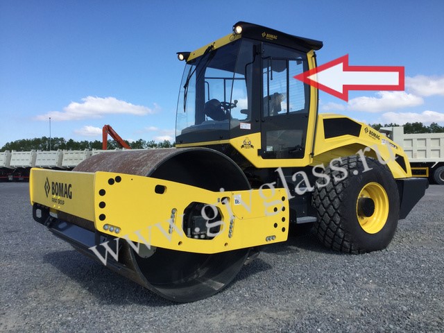 Грунтовый каток Bomag 213 D-5/ Bomag 216 D-5/ Bomag 219 D-5 - Стекло дверное левое с вырезом под форточку