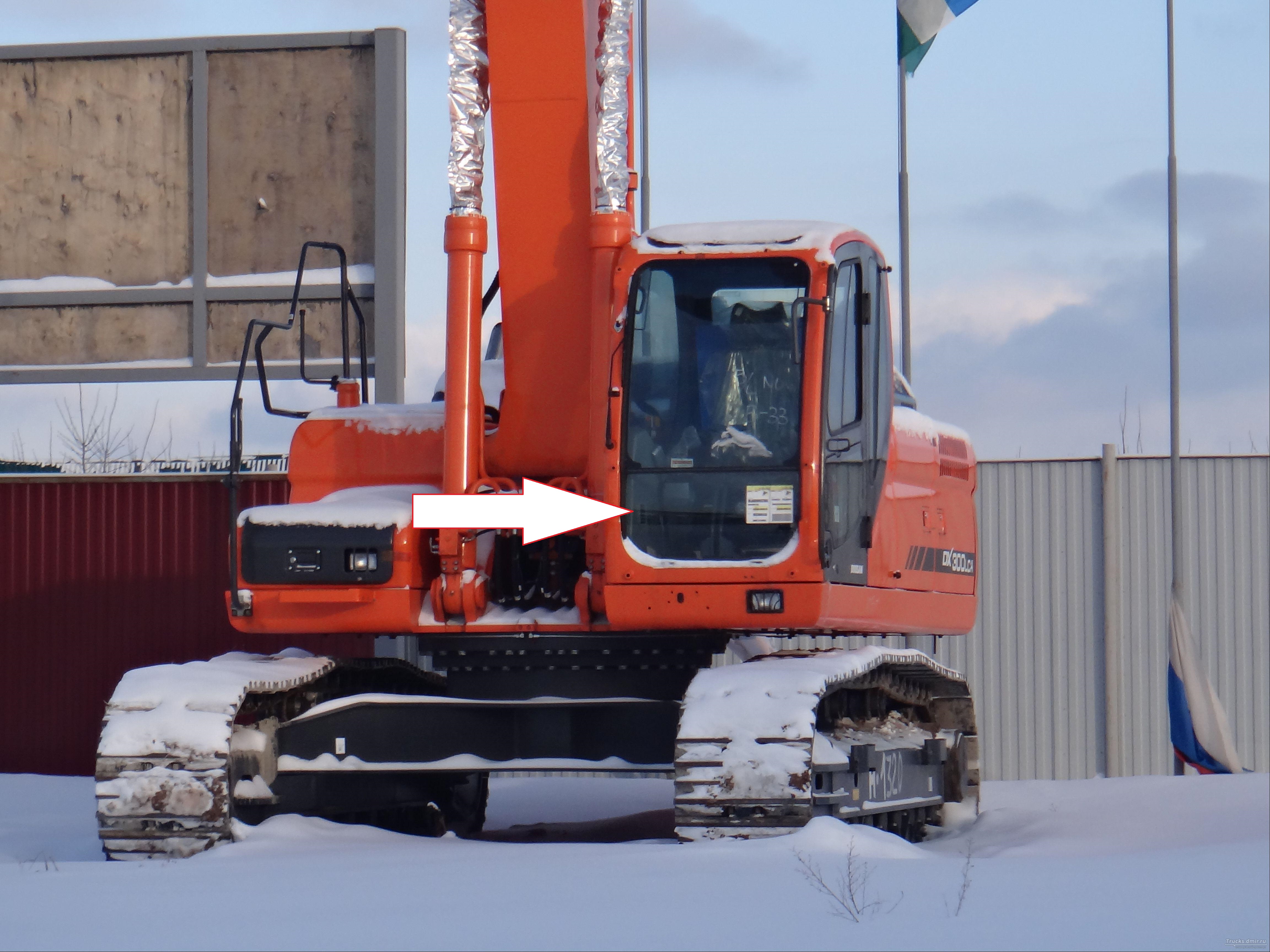 Стекло лобовое верхнее для экскаватора DOOSAN DX 140 LC |DOOSAN DX 180 LC|DOOSANDX 225 LCA|DOOSANDX 225 NLCA|DOOSAN DX260 LCA|DOOSAN DX 300 LCA|DOOSAN DX 300 LCA SLR|DOOSAN DX 340 LCA|DOOSANDX 420 LC|DOOSAN DX 420 LCA|DOOSAN DX 480 LC|DOOSAN DX 520 LC|DOOSAN DX 140 W|DOOSAN DX 160 W|DOOSAN DX 190 W|DOOSAN DX 210 W| - Стекло лобовое нижнее (триплекс)
