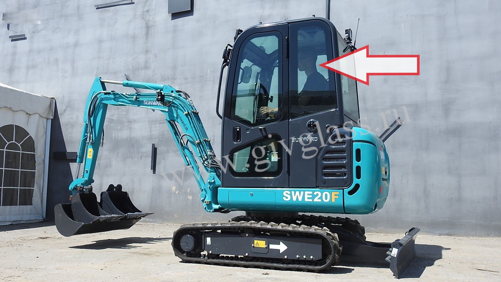 Мини-экскаватор Sunward SWE 20 F  - Стекло стекло кузовное левое