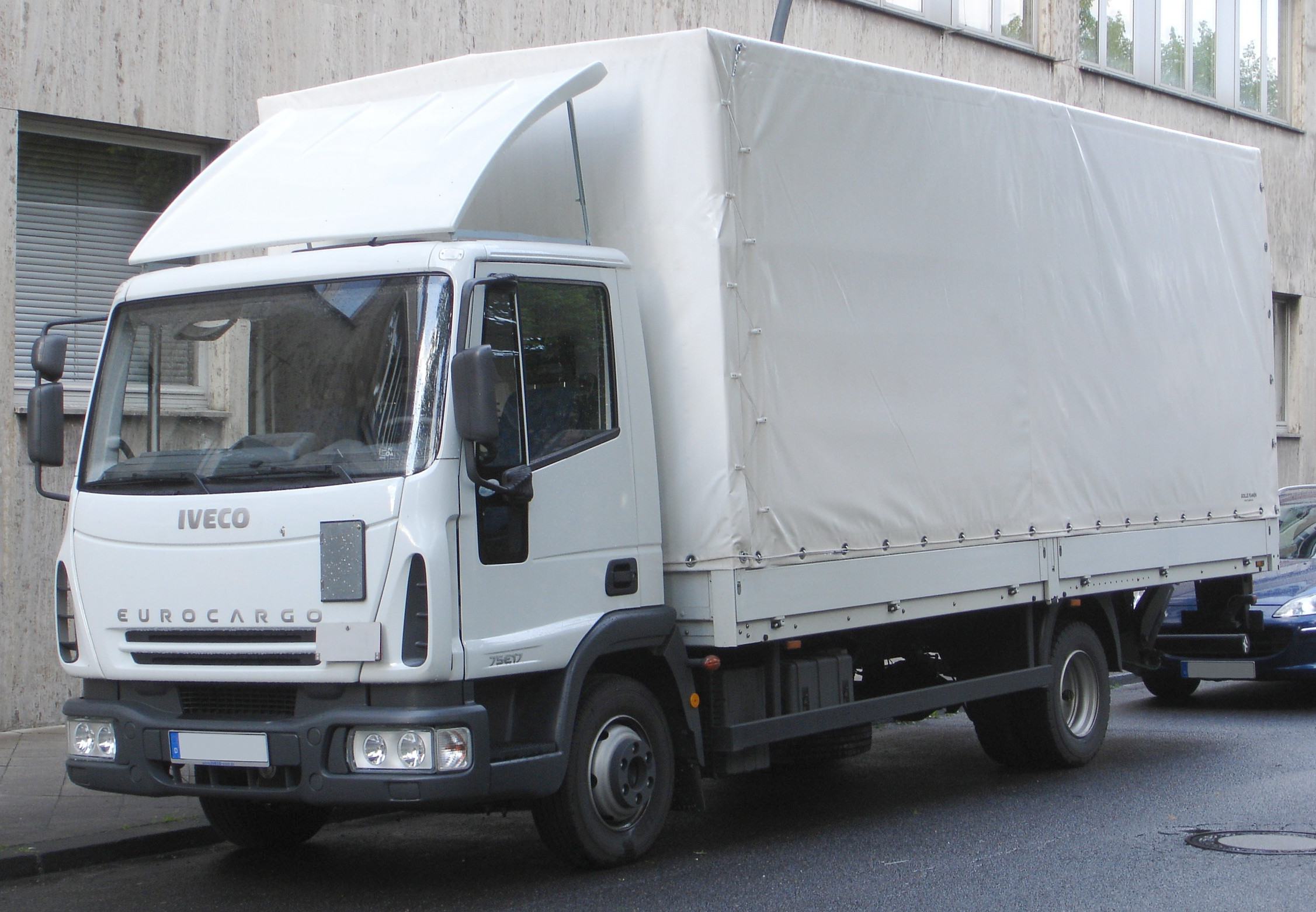Грузовой автомобиль IVECO Eurocargo II 2003- - Стекло лобовое,

размер 1987*831, № IVET0003, eurocode 3744AGNBL

​