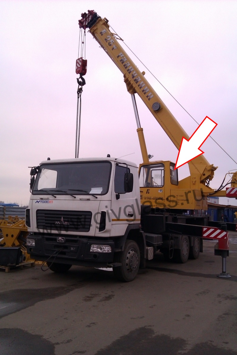 Автокран Галичанин - Стекло заднее кабины крановщика,

размер 785 мм * 770 мм

​