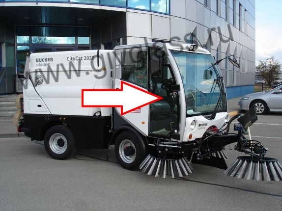 Коммунальная машина Bucher CityCat 2020 - Cтекло дверное правое (закаленное), размер 600 мм * 1330 мм, кабина Мулинари (Mulinary)
​