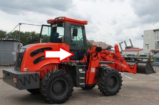 Фронтальный погрузчик Bull 930 / Bull 930 SL - Стекло дверное правое нижнее (закаленное)