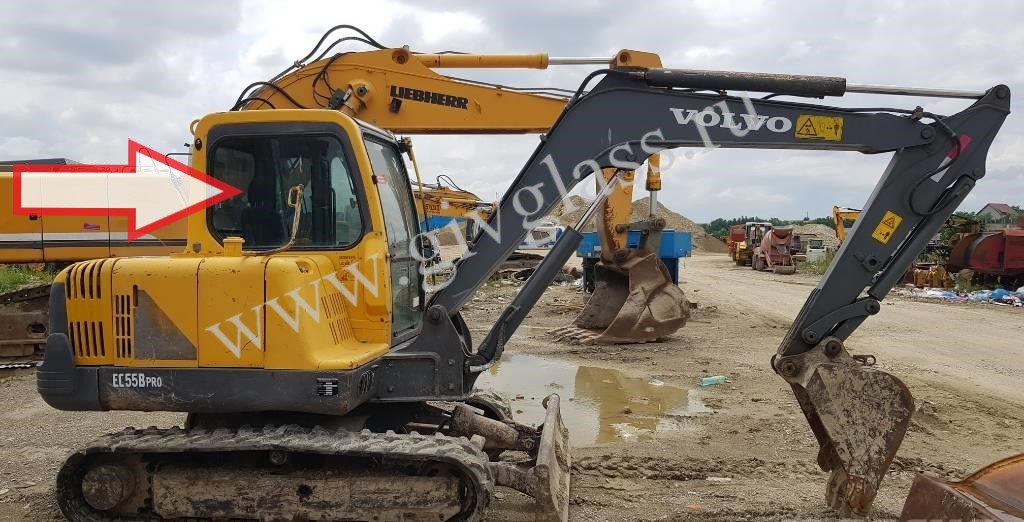 Мини-экскаватор Volvo EC 55 B PRO - Стекло кузовное правое (форточка ближе к заднему стеклу) (закалённое) 
Номер в каталоге 1166-01500