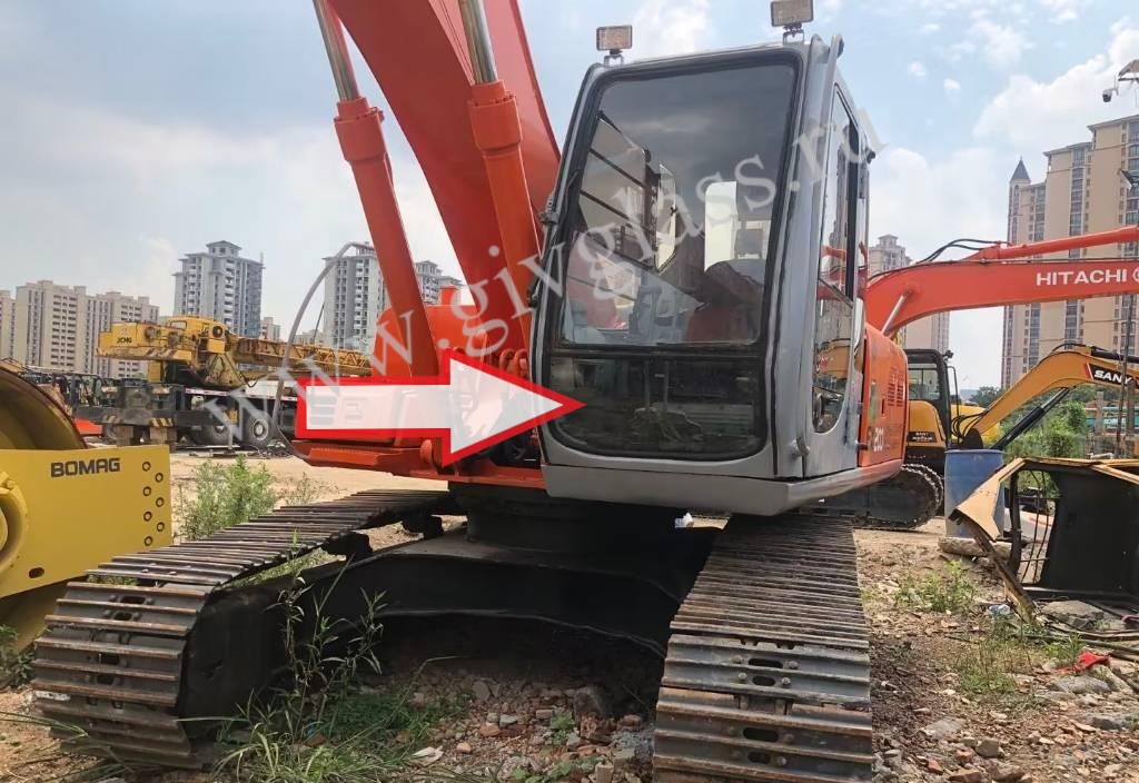 Экскаватор гусеничный Hitachi EX100/120/200/300 5 серии - Стекло лобовое нижнее (закаленное) 
Номер в каталоге 4369588