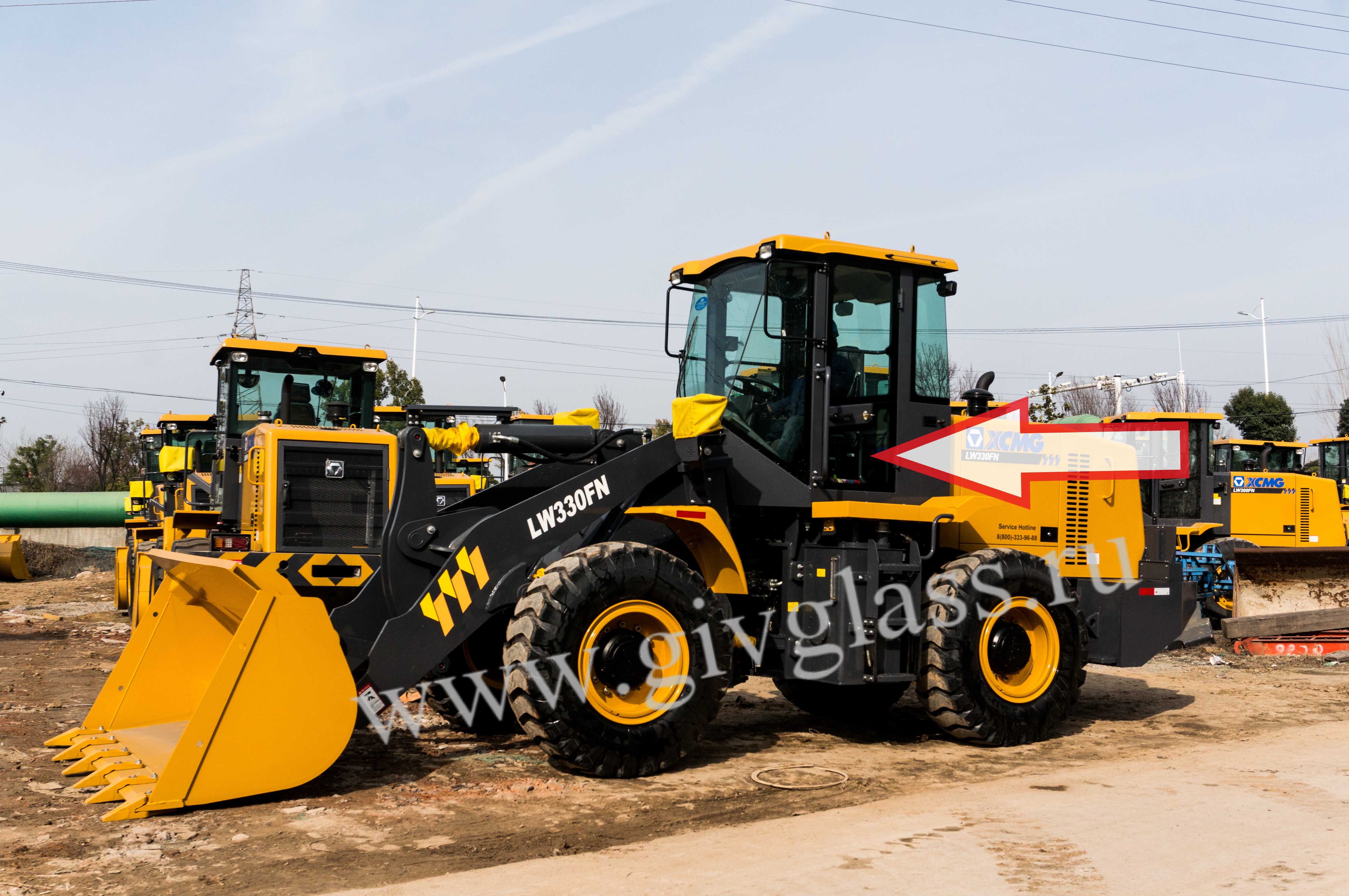 Фронтальный погрузчик XCMG LW330FN - Стекло дверное левое нижнее (закаленное)