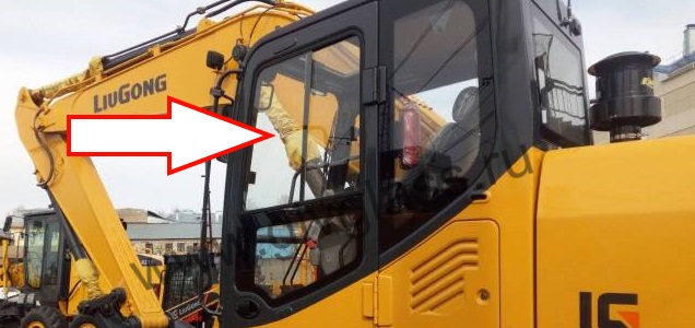 Экскаватор LiuGong 933 Е - Стекло дверное левое верхнее (форточка ближе к лобовому стеклу) (закаленное)