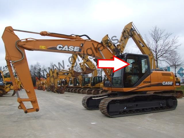 Гусеничный экскаватор CASE CX210B - Стекло дверное левое верхнее ближе к лобовому стеклу-форточка (закаленное)