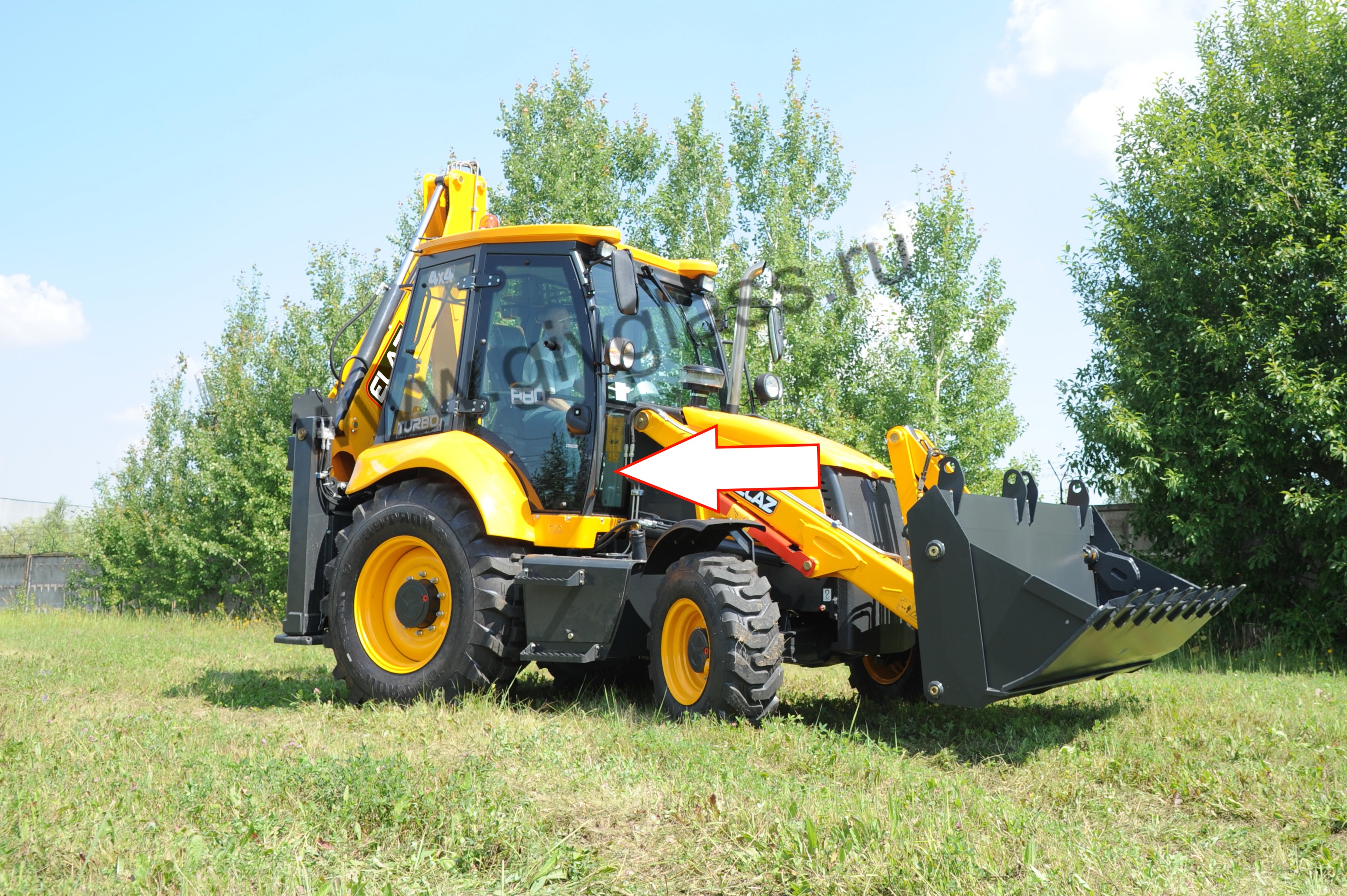 Экскаватор Elaz BL 880 / Tarsus 880 / Tarsus 880 plus - Стекло лобовое правое (триплекс), толщина 6 мм, размер 605 мм * 334 мм, № 204970243, зеленое

​