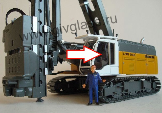 Буровая установка LIEBHERR LRB255 - Стекло дверное (закаленное)