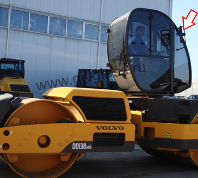 Дорожный каток VOLVO DD 138 HFARS  - Стекло лобовое (закаленное)
