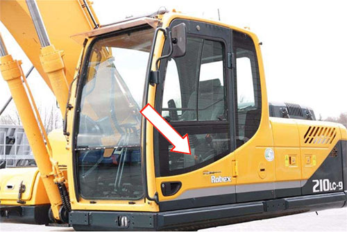 Экскаватор HYUNDAI ROBEX 210 LC-9,260 LC-9, 290 LC-9, 300 LC-9 330 LC-9, 450 LC-9, 480 LC-9. 2011 - Стекло дверное нижнее левое (закаленное)