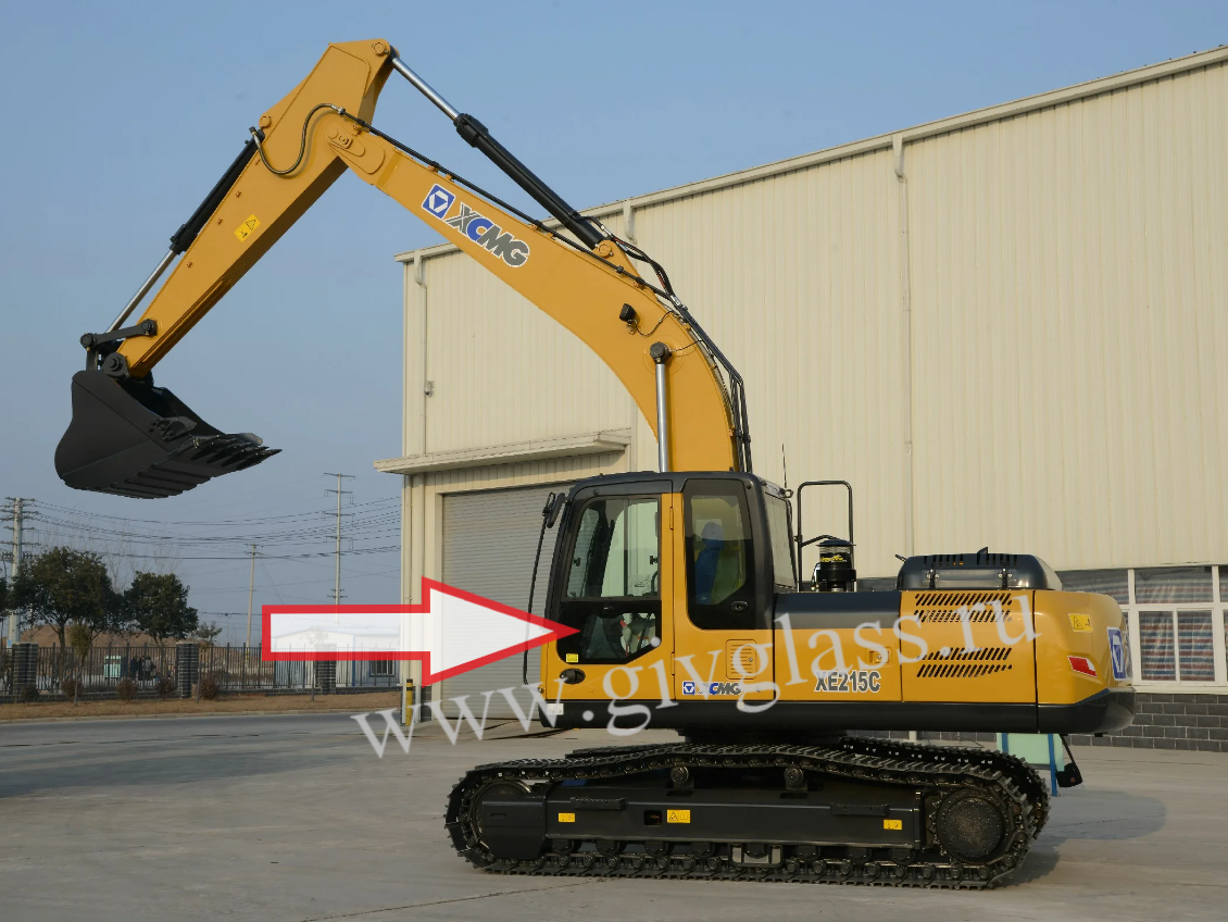 Гусеничный экскаватор XCMG XE210WB  - Стекло дверное нижнее левое (закаленное)
