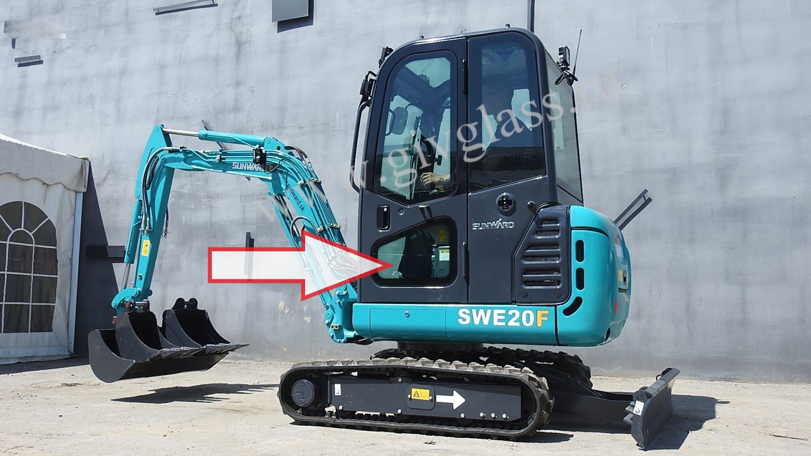 Мини-экскаватор Sunward SWE 20 F  - Стекло дверное нижнее