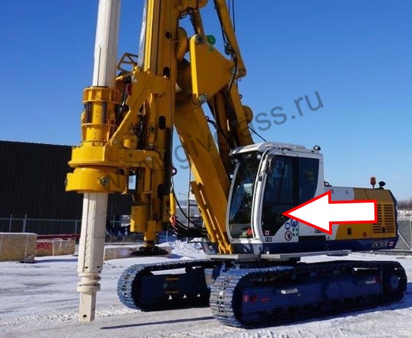 Буровая установка BAUER BG-15, BG-20, BG-24, BG-30, ВG-36 - Стекло дверное нижнее (закаленное), размер 550 мм * 880 мм