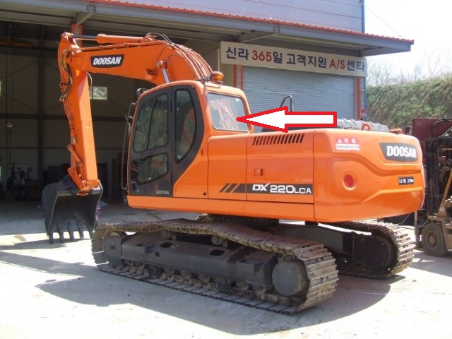 Стекло заднее для экскаватора DOOSAN DX 140 LC |DOOSAN DX 180 LC|DOOSANDX 225 LCA|DOOSANDX 225 NLCA|DOOSAN DX260 LCA|DOOSAN DX 300 LCA|DOOSAN DX 300 LCA SLR|DOOSAN DX 340 LCA|DOOSANDX 420 LC|DOOSAN DX 420 LCA|DOOSAN DX 480 LC|DOOSAN DX 520 LC|DOOSAN DX 140 W|DOOSAN DX 160 W|DOOSAN DX 190 W|DOOSAN DX 210 W| - Стекло заднее (закаленное) 